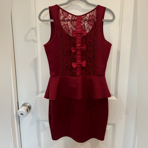 Pretty and romantic short dress! - Picture 2 of 4